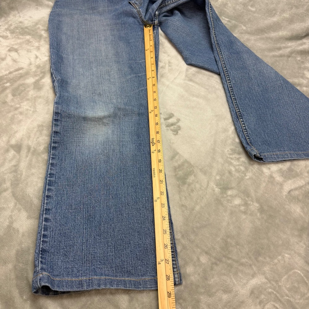 Levi Strauss Signature Stretch Mid Rise Bootcut Jeans Light Wash Size 16 Misses - Picture 9 of 13